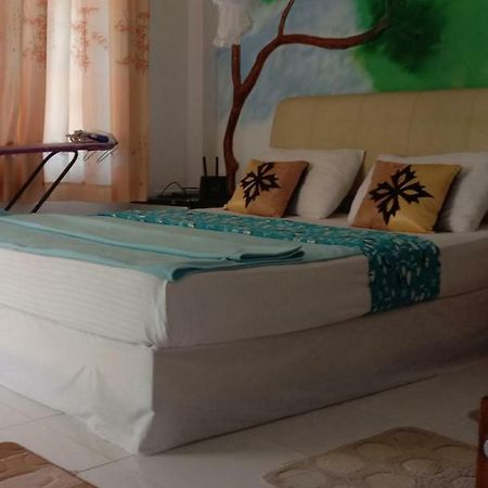 White Arcadia Cottage เอลลา ภายนอก รูปภาพ